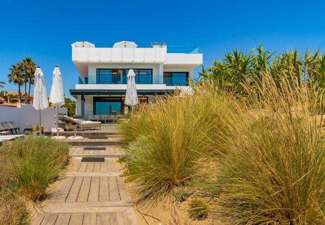 Villa in Marbella - Costabella Marbella - Unique Luxury Beach Villa Villa in Marbella - Costabella Marbella - Unique Luxury Beach Villa