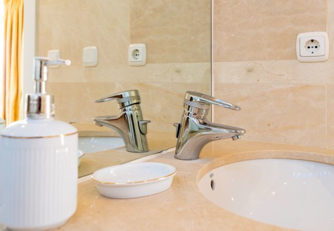 Apartment in Marbella - Las Tortugas Marbella – Luxury Penthouse with Sea Views & Jacuzzi Apartment in Marbella - Las Tortugas Marbella – Luxury Penthouse with Sea Views & Jacuzzi