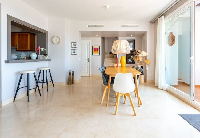 Apartment in Marbella - Las Tortugas Marbella – Luxury Penthouse with Sea Views & Jacuzzi Apartment in Marbella - Las Tortugas Marbella – Luxury Penthouse with Sea Views & Jacuzzi
