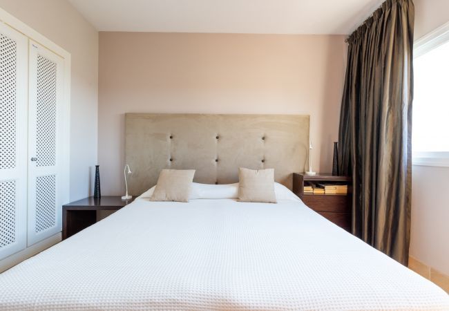 Apartment in Marbella - Las Tortugas Marbella – Luxury Penthouse with Sea Views & Jacuzzi Apartment in Marbella - Las Tortugas Marbella – Luxury Penthouse with Sea Views & Jacuzzi