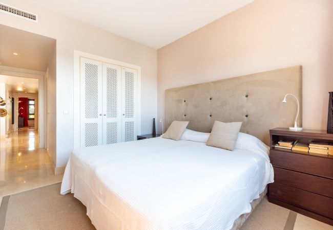 Apartment in Marbella - Las Tortugas Marbella – Luxury Penthouse with Sea Views & Jacuzzi Apartment in Marbella - Las Tortugas Marbella – Luxury Penthouse with Sea Views & Jacuzzi