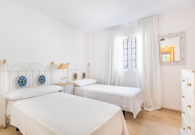 Apartment in Marbella - Los Lagos Golf I | Uniquely styled 3 bedroom apartment in Marbella Apartment in Marbella - Los Lagos Golf I | Uniquely styled 3 bedroom apartment in Marbella