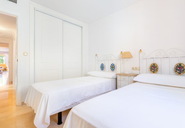 Apartment in Marbella - Los Lagos Golf I | Uniquely styled 3 bedroom apartment in Marbella Apartment in Marbella - Los Lagos Golf I | Uniquely styled 3 bedroom apartment in Marbella