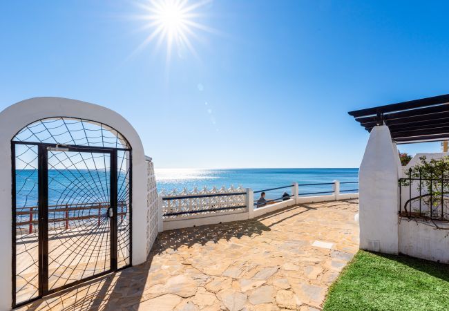 Apartment in Mijas Costa - Calahonda Beach II First line beach apartment in Calahonda Apartment in Mijas Costa - Calahonda Beach II First line beach apartment in Calahonda