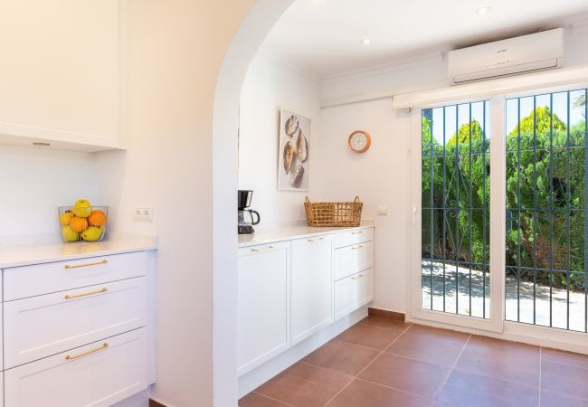 Villa in Mijas Costa - Villa Cabopino | Golfside Villa with Spectacular Ocean Views Villa in Mijas Costa - Villa Cabopino | Golfside Villa with Spectacular Ocean Views