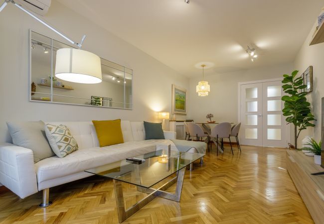 Apartment in Málaga - Malagueta Reding 8 Three Bedrooms Apartment in Málaga - Malagueta Reding 8 Three Bedrooms