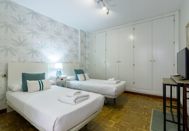 Apartment in Málaga - Malagueta Reding 8 Three Bedrooms Apartment in Málaga - Malagueta Reding 8 Three Bedrooms