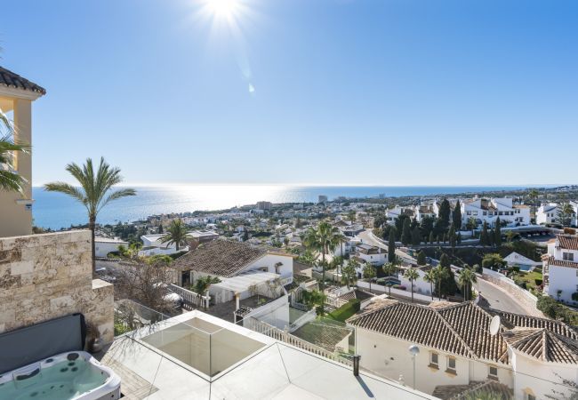 Villa in Mijas Costa - Villa Frelouka | Luxury villa for golf lovers with an amazing view. Villa in Mijas Costa - Villa Frelouka | Luxury villa for golf lovers with an amazing view.