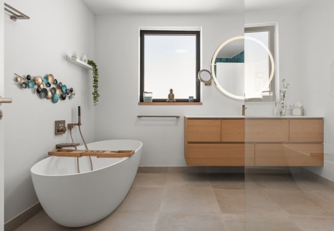 Villa in Mijas Costa - Villa Frelouka | Luxury villa for golf lovers with an amazing view. Villa in Mijas Costa - Villa Frelouka | Luxury villa for golf lovers with an amazing view.