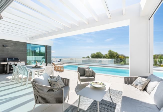Villa in Mijas Costa - Captivating Calahonda Villa in Mijas Costa - Captivating Calahonda