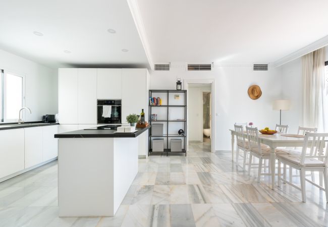 Apartment in Marbella - Jardines Puerto Banús – Elegance and Comfort in Marbella’s Heart Apartment in Marbella - Jardines Puerto Banús – Elegance and Comfort in Marbella’s Heart