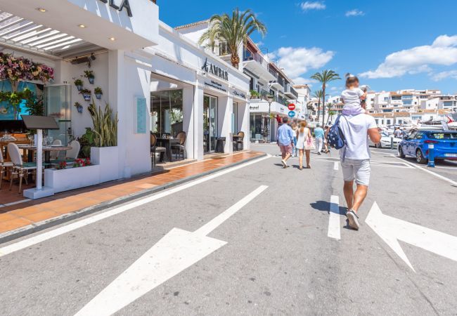 Apartment in Marbella - Jardines Puerto Banús – Elegance and Comfort in Marbella’s Heart Apartment in Marbella - Jardines Puerto Banús – Elegance and Comfort in Marbella’s Heart