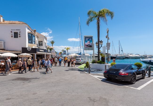 Apartment in Marbella - Jardines Puerto Banús – Elegance and Comfort in Marbella’s Heart Apartment in Marbella - Jardines Puerto Banús – Elegance and Comfort in Marbella’s Heart