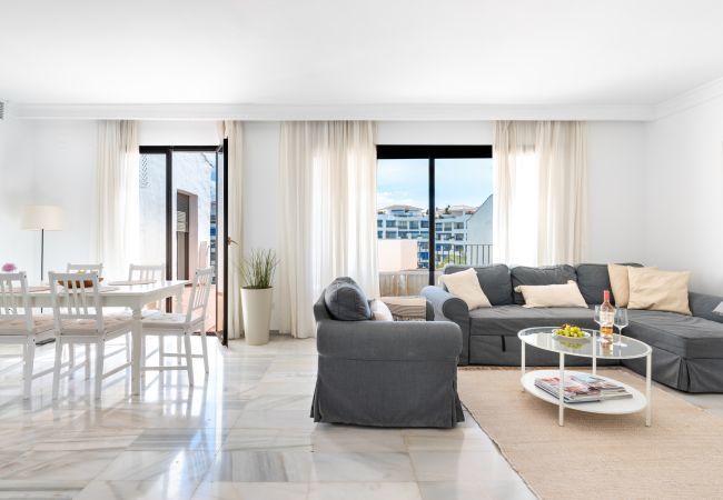 Apartment in Marbella - Jardines Puerto Banús – Elegance and Comfort in Marbella’s Heart Apartment in Marbella - Jardines Puerto Banús – Elegance and Comfort in Marbella’s Heart