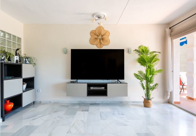 Apartment in Mijas Costa - Aquamijas Retreat – Modern Comfort Near Aguamijas Water Park Apartment in Mijas Costa - Aquamijas Retreat – Modern Comfort Near Aguamijas Water Park