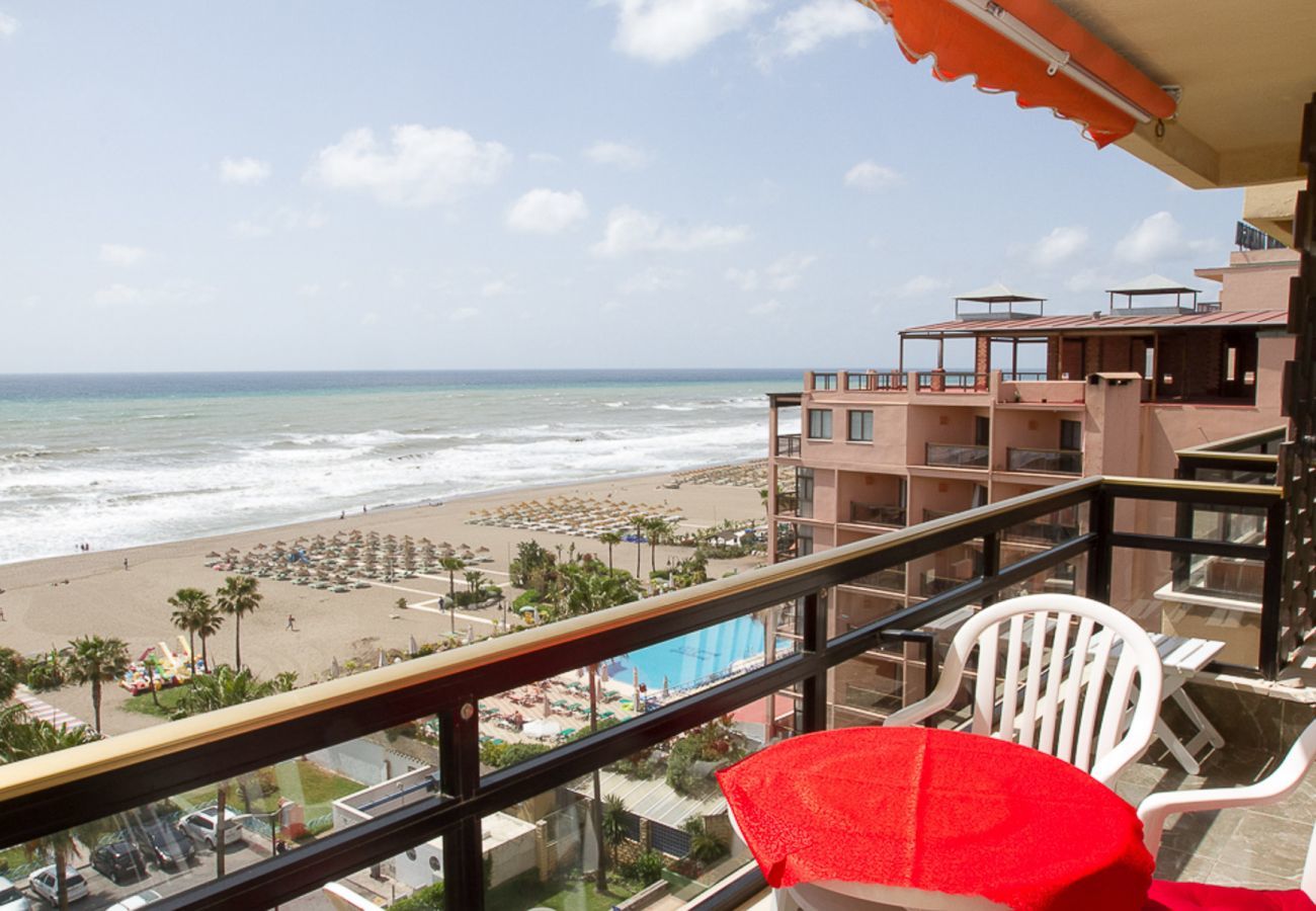 Apartment in Torremolinos - Carihuela - Frontline Beach Apartment in Torremolinos