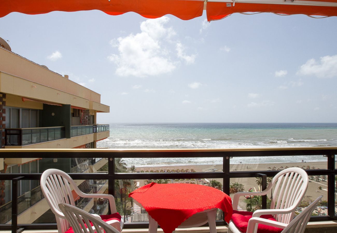 Apartment in Torremolinos - Carihuela - Frontline Beach Apartment in Torremolinos