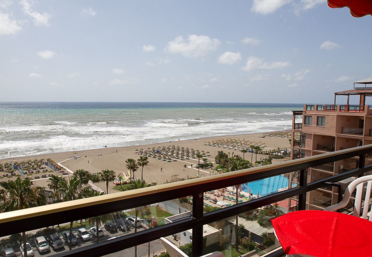 Apartment in Torremolinos - Carihuela - Frontline Beach Apartment in Torremolinos