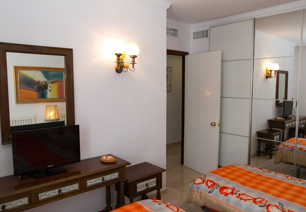 Apartment in Torremolinos - Carihuela - Frontline Beach Apartment in Torremolinos