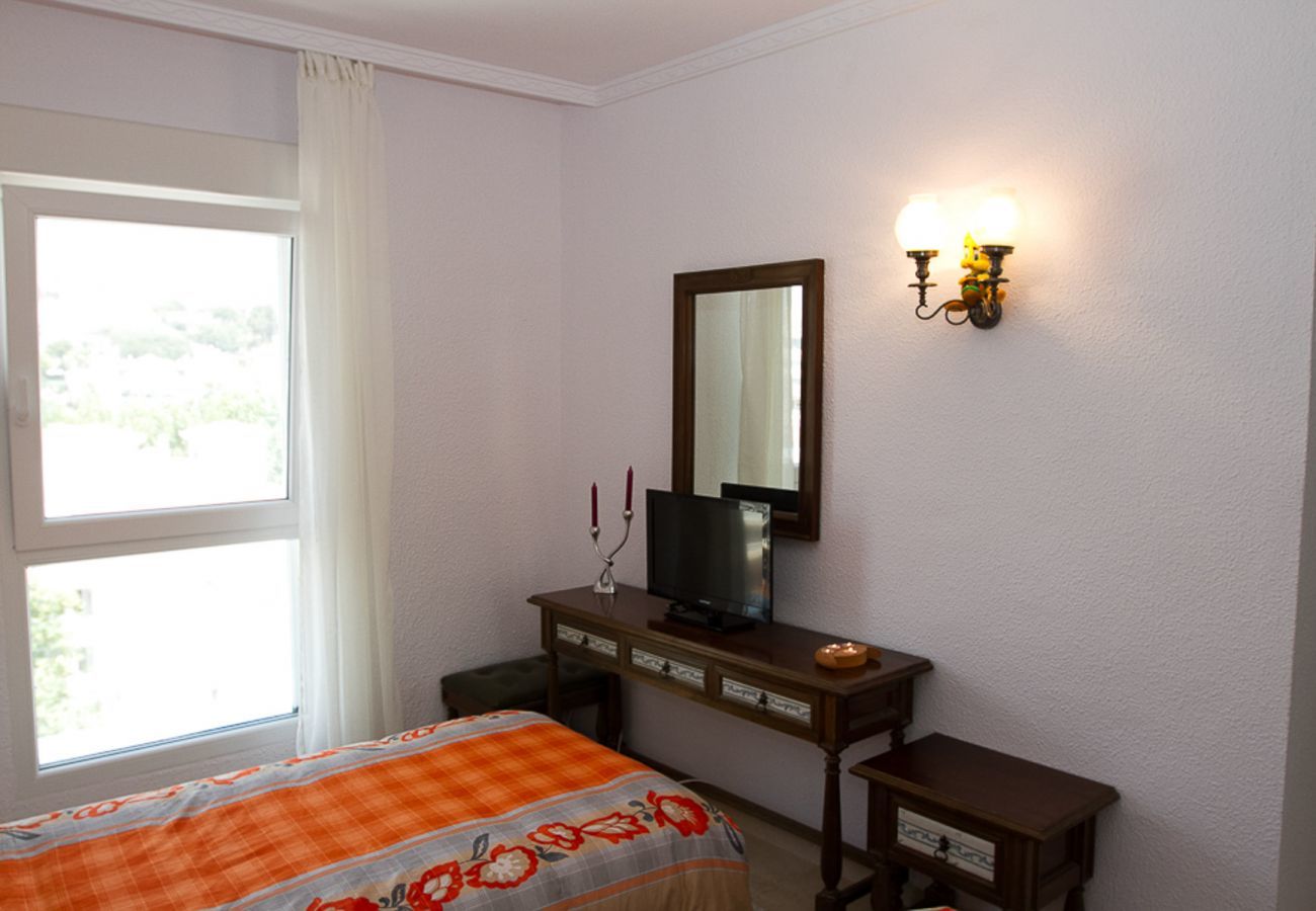 Apartment in Torremolinos - Carihuela - Frontline Beach Apartment in Torremolinos