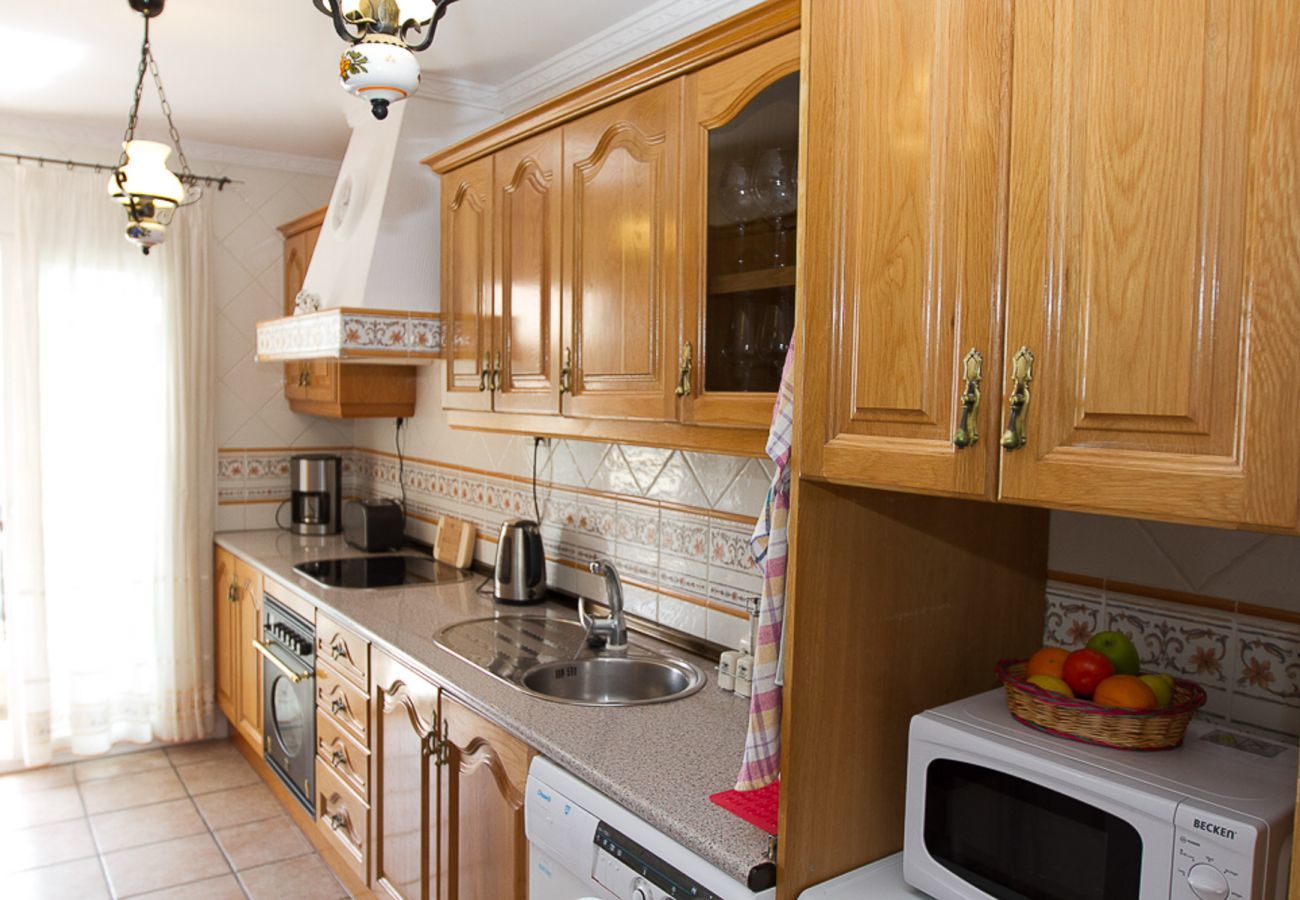 Apartment in Torremolinos - Carihuela - Frontline Beach Apartment in Torremolinos