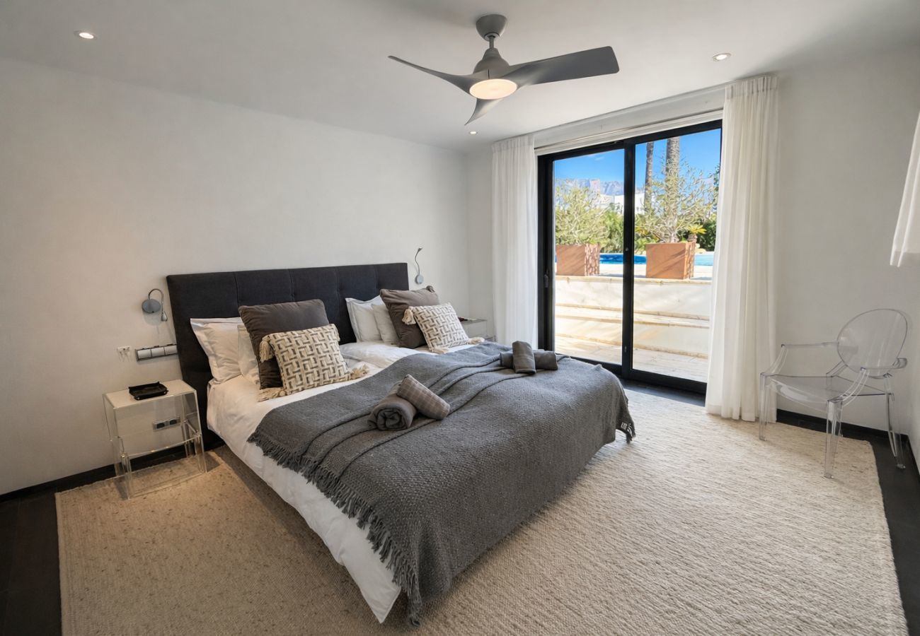 Villa in Marbella - La Corsa Marbella - Luxury 5 bed/bath villa with private pool, jacuzzi