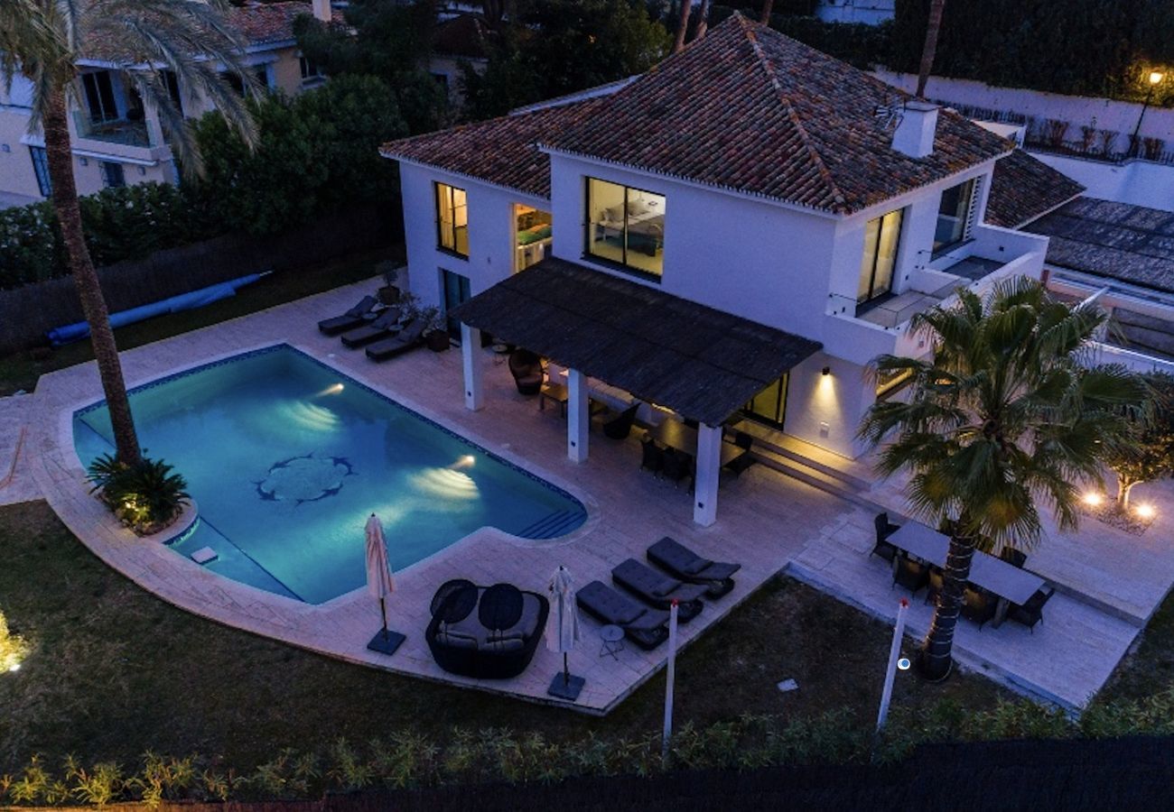 Villa in Marbella - La Corsa Marbella - Luxury 5 bed/bath villa with private pool, jacuzzi