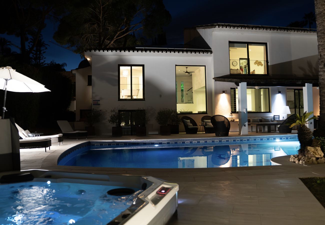 Villa in Marbella - La Corsa Marbella - Luxury 5 bed/bath villa with private pool, jacuzzi