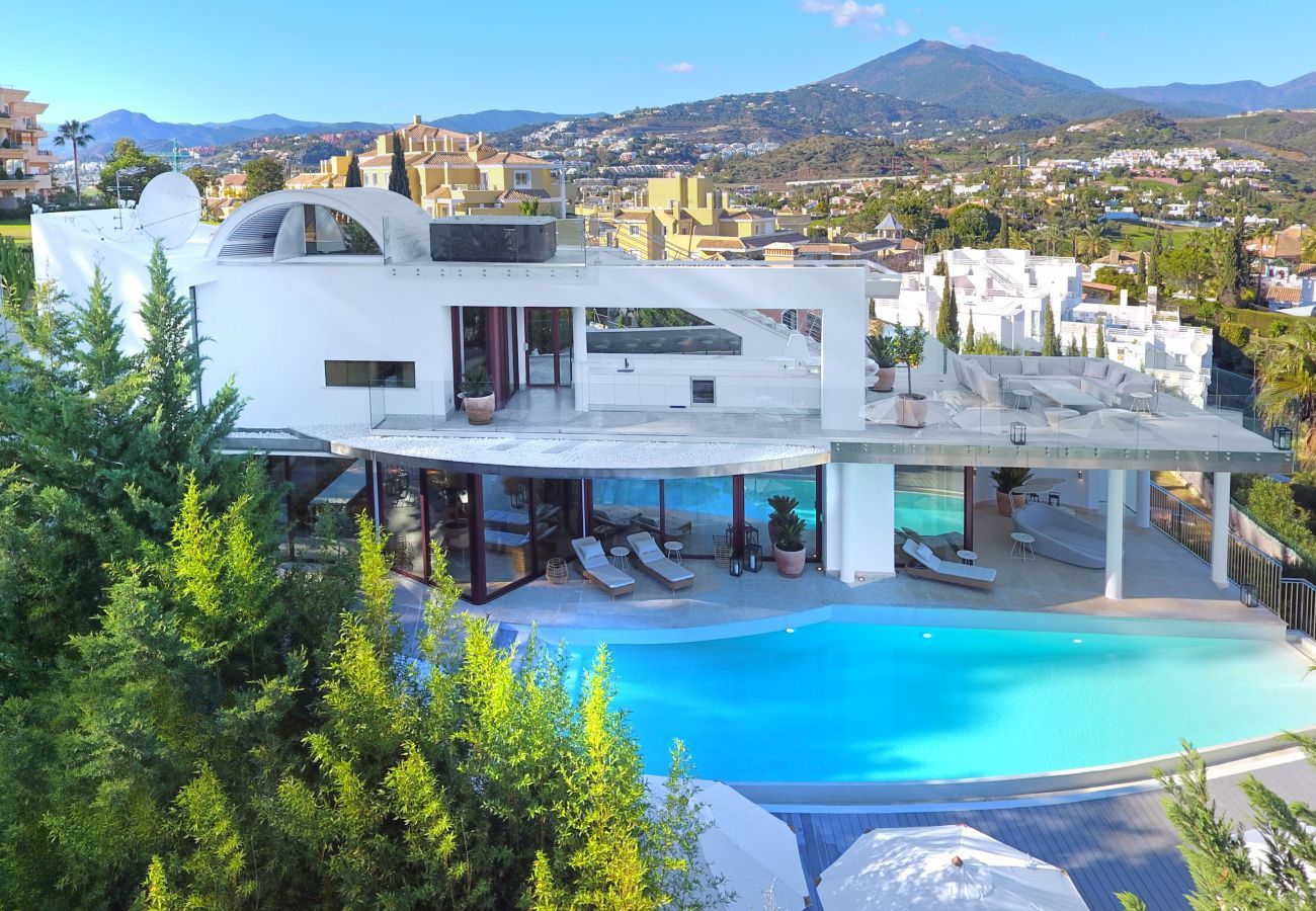 Villa in Marbella - Casa Blanca Marbella - Exclusive Luxury Villa  