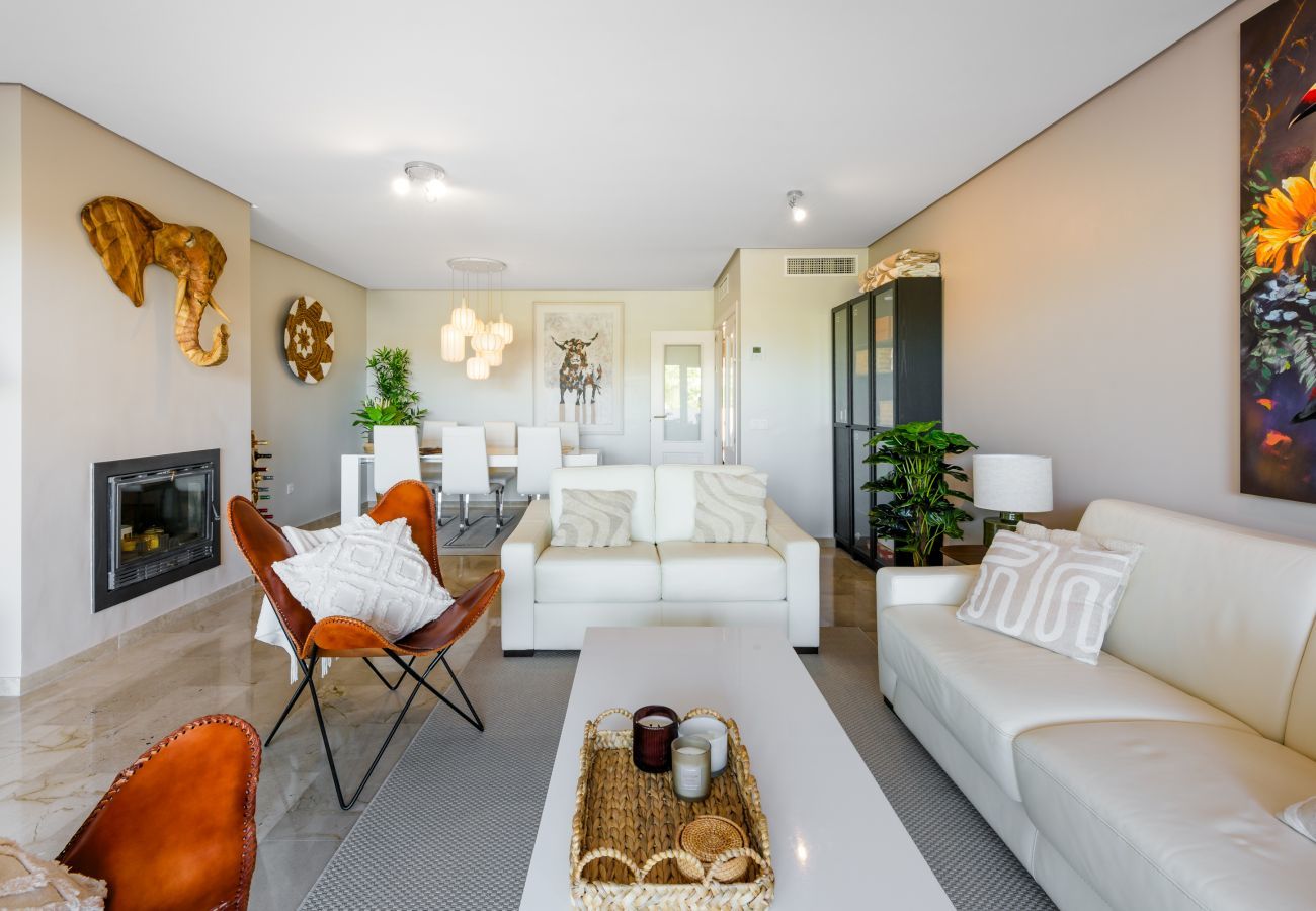 Apartment in Benalmádena - Torrequebrada Golf Resort | Luxury Apartment with Terrace, Pool & Private Parking