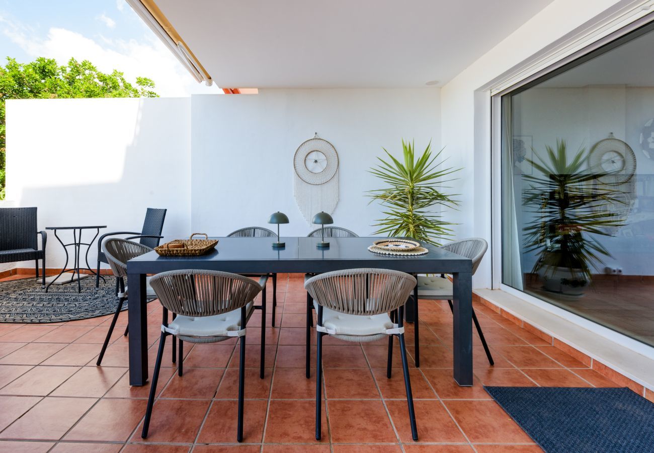 Apartment in Benalmádena - Torrequebrada Golf Resort | Luxury Apartment with Terrace, Pool & Private Parking