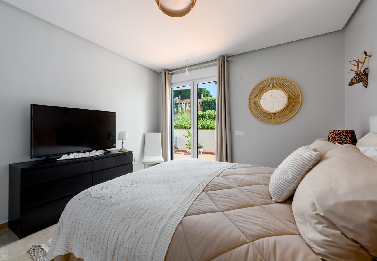 Apartment in Benalmádena - Torrequebrada Golf Resort | Luxury Apartment with Terrace, Pool & Private Parking