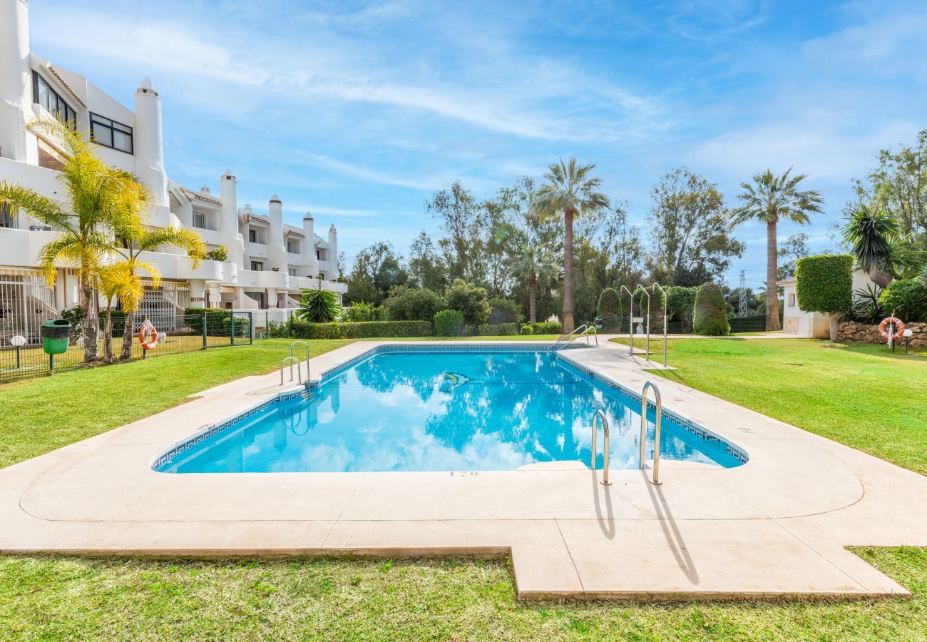 Apartment in Mijas Costa - Cozy vacation home with garden | Jardines de Calahonda II