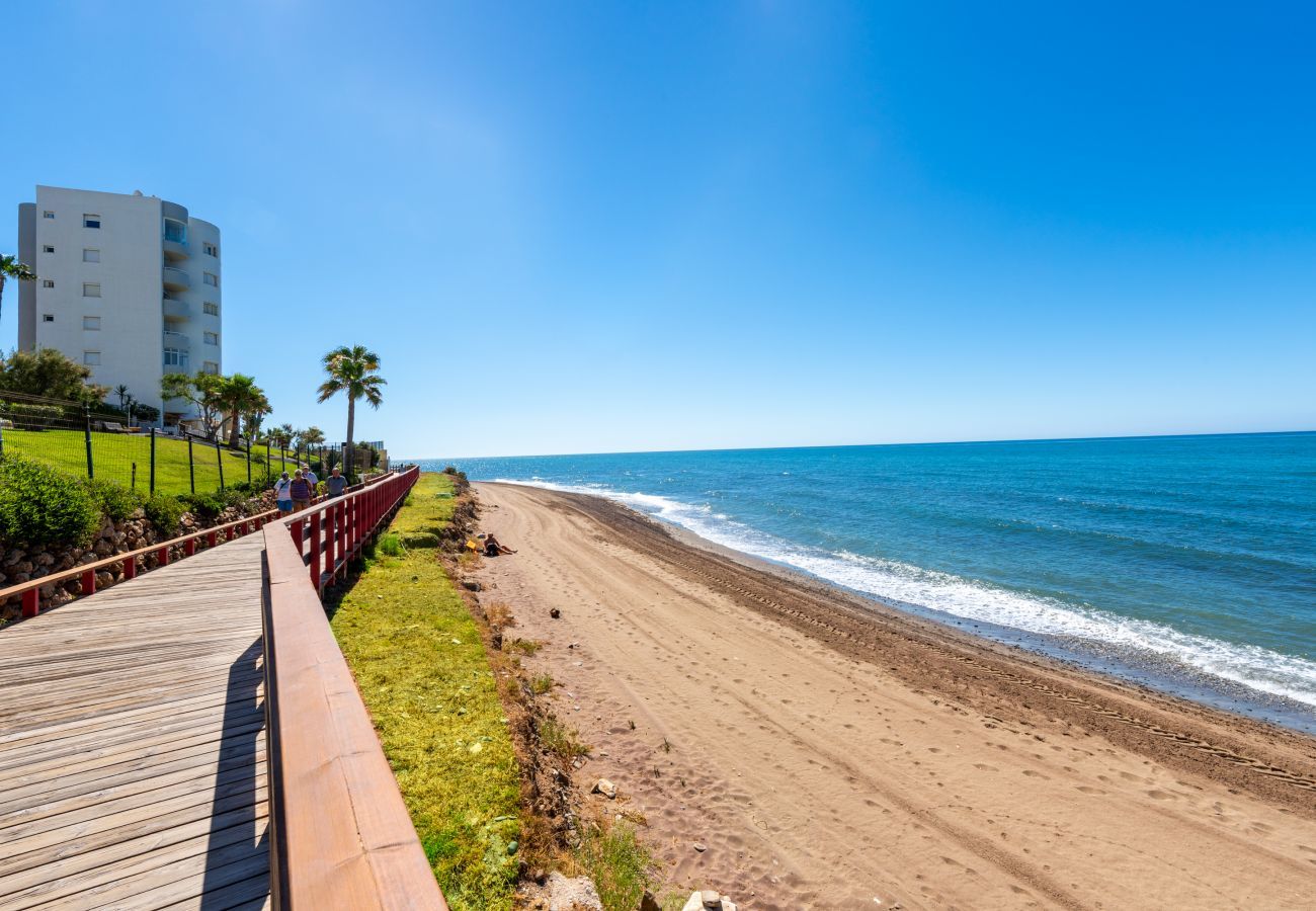 Apartment in Mijas Costa - Calahonda del Sol | Spacious first line ocean view apartment