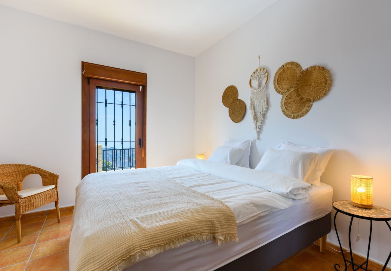 Villa in Sayalonga - Casa Kousgaard | Sayalonga Mountain House with Sea Views & Pool