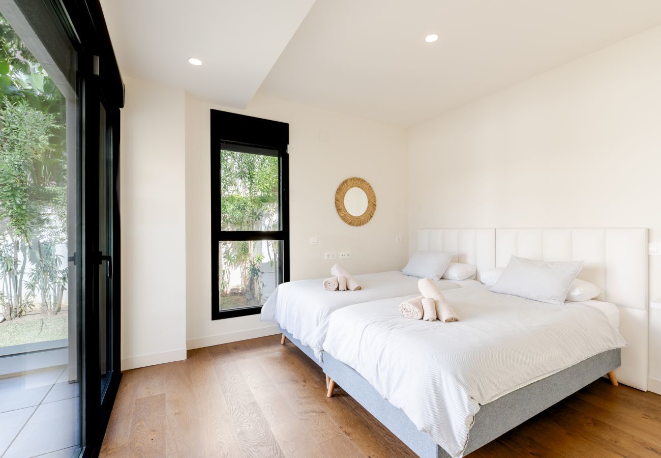 Apartment in La Cala de Mijas - Azalea Lemac | Modern 4-Bedroom Luxury Home with Private Pool, Gym & Roof Terrace