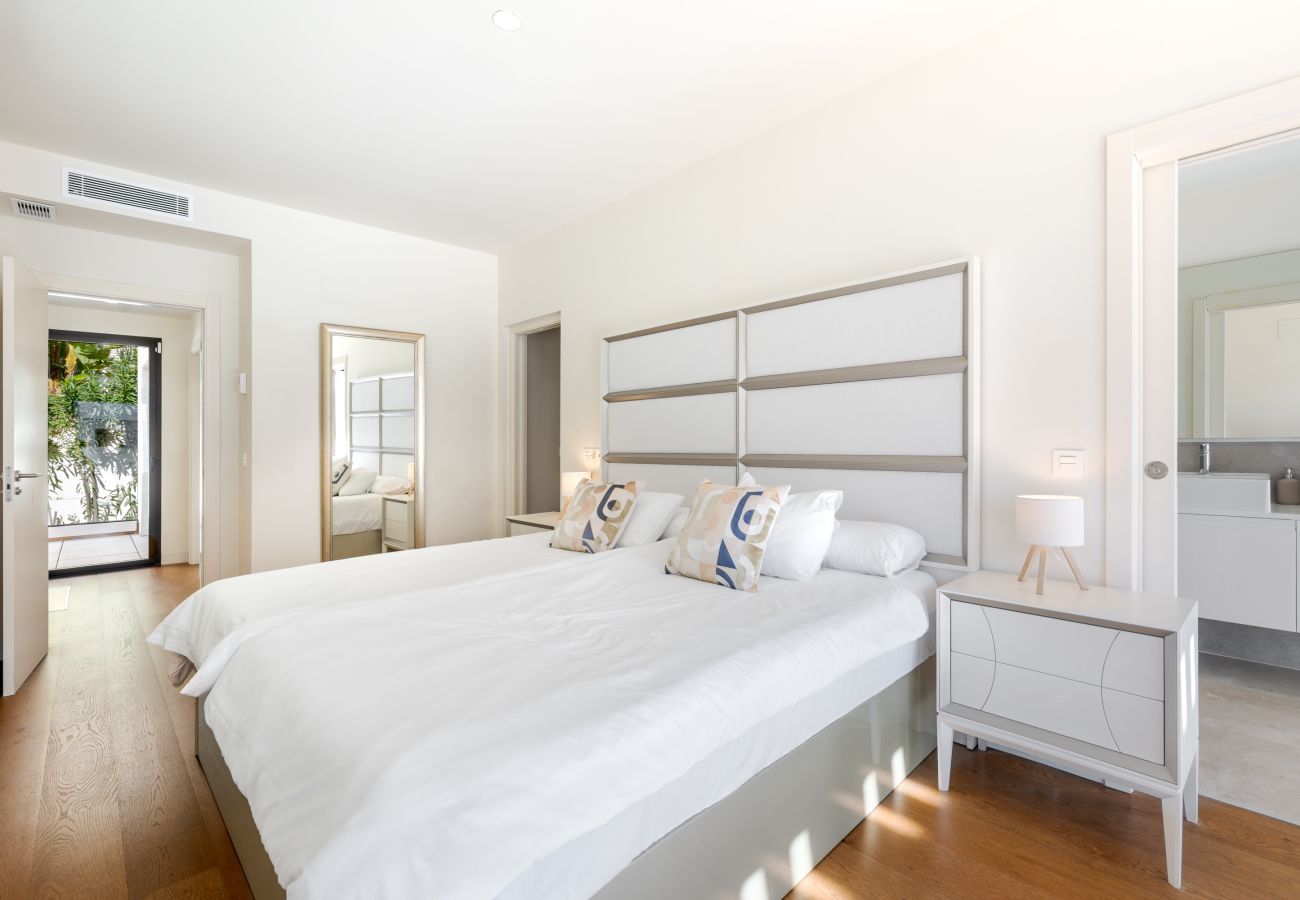 Apartment in La Cala de Mijas - Azalea Lemac | Modern 4-Bedroom Luxury Home with Private Pool, Gym & Roof Terrace