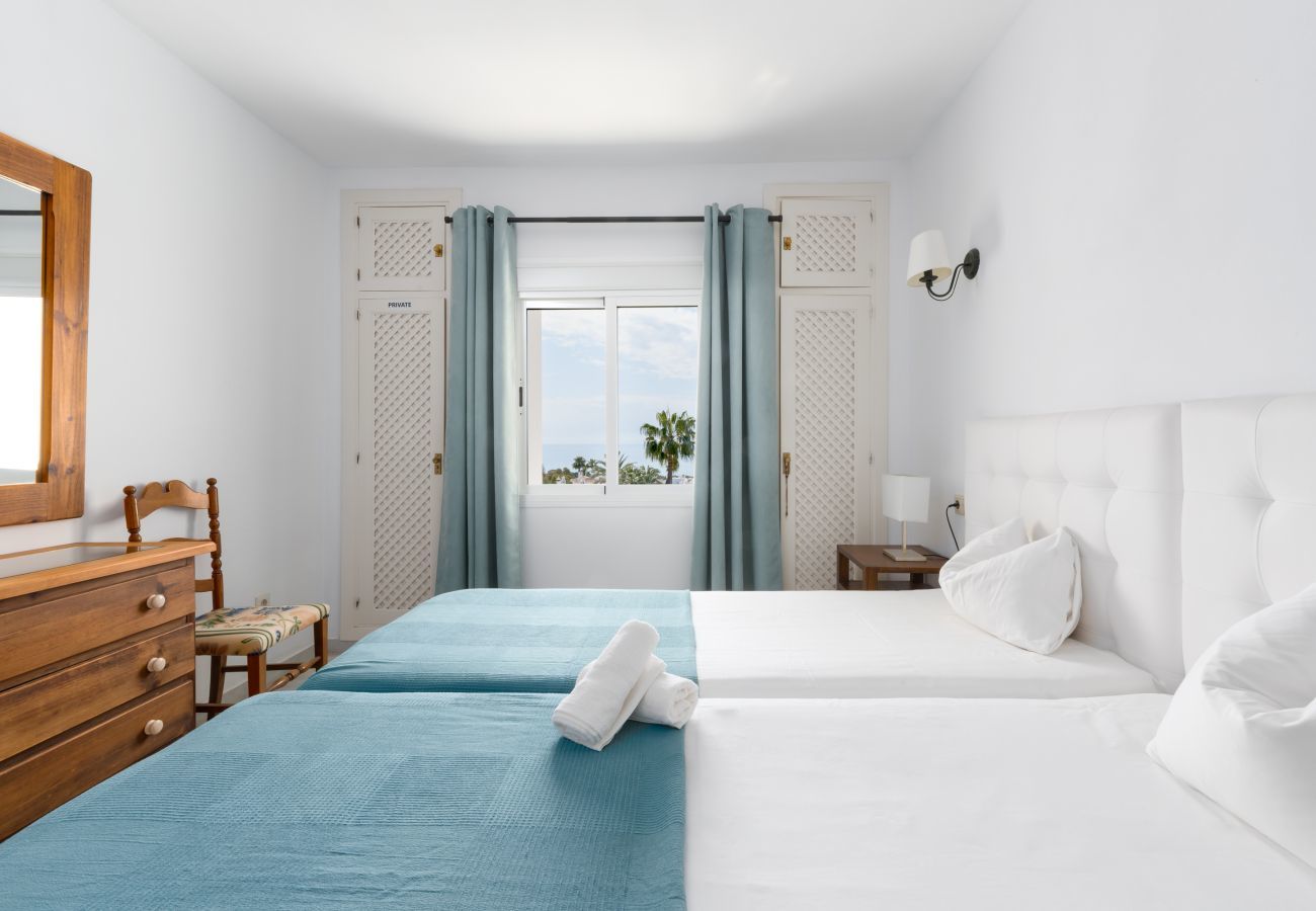 Apartment in Mijas Costa - Jardines de Calahonda IX | 3 Bedroom stunning Sea View Apartment with Terrace & Pool