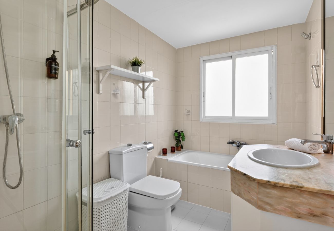 Apartment in Benalmádena - Benalmadena Views | Bright Sea View Apartment near Santa Ana Beach
