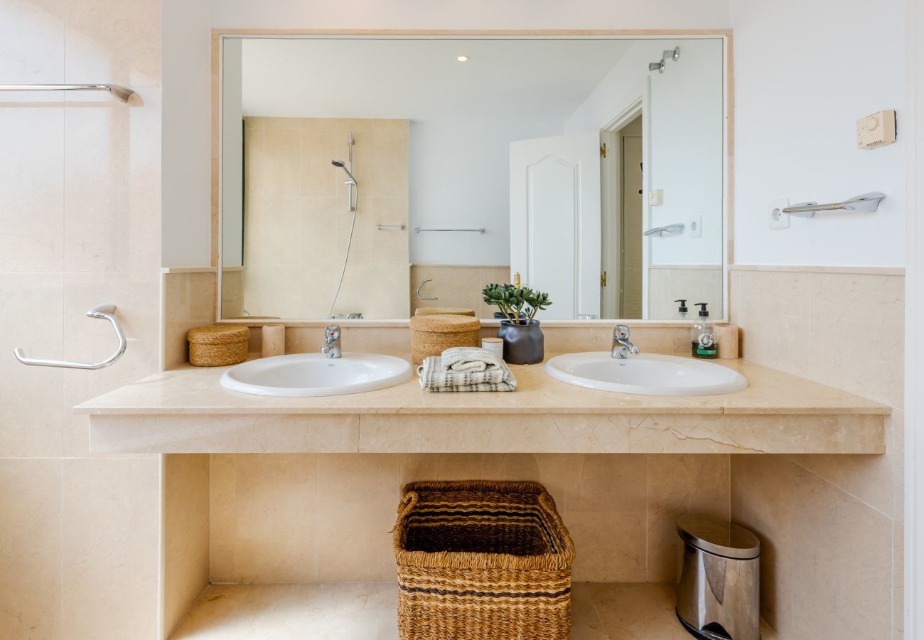 Apartment in Marbella - El Manantial Elviria – Spacious Sea View Apartment with Large Terrace