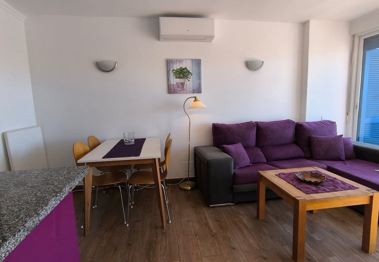 Apartment in Mijas Costa - Calahonda Beach III – Beachfront Apartment with Sea Views in Mijas Costa