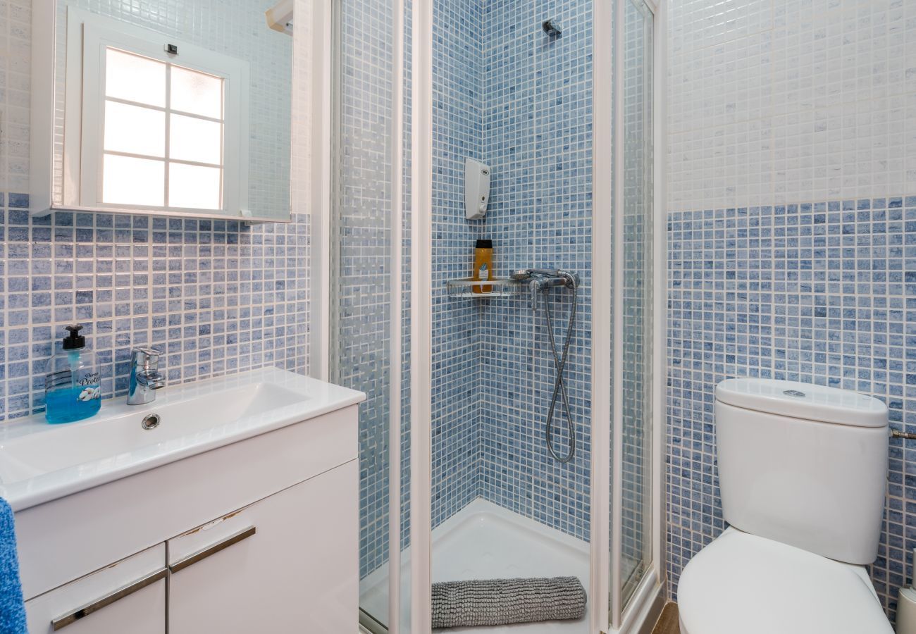 Apartment in Mijas Costa - Calahonda Beach III – Beachfront Apartment with Sea Views in Mijas Costa